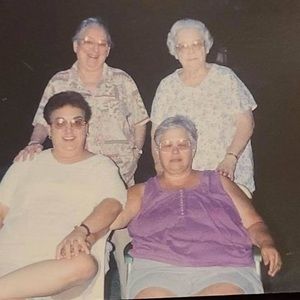 Meet your Posher, Robin